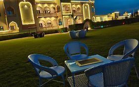 Siddarth Resort - Mountain View With Pool